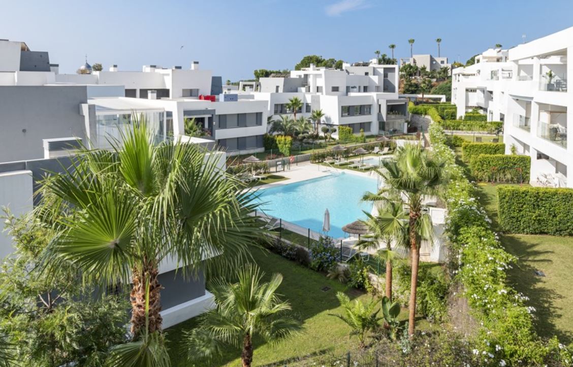 8 Reasons to Buy a Home in Estepona in 2026